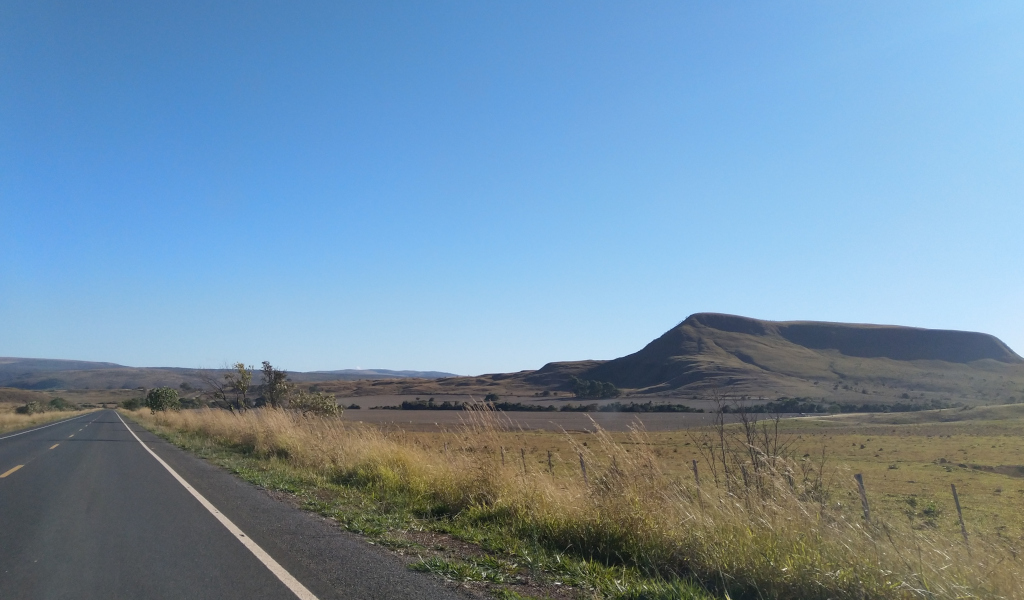 Photo of road and chapada